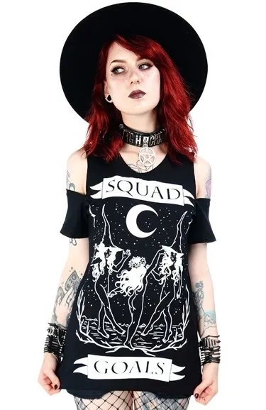 Black witches cold shoulder T-shirt Squad Goals